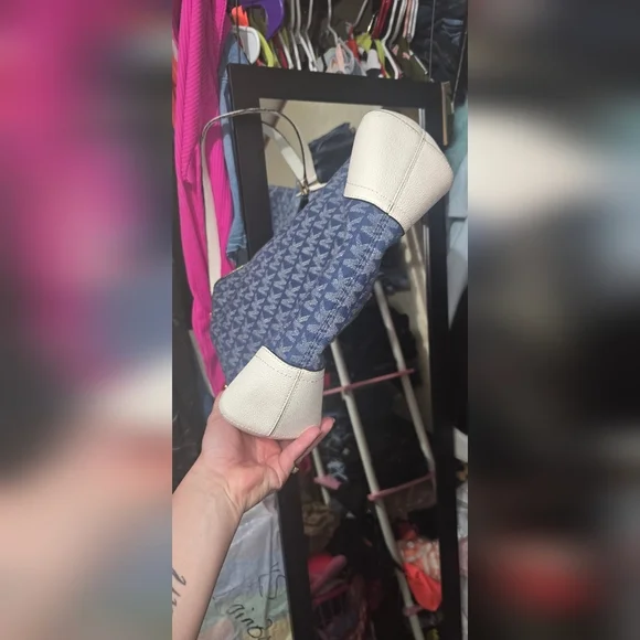 RARE Like new MICHAEL KORS DENIM SHOULDER BAG - Picture 6 of 8